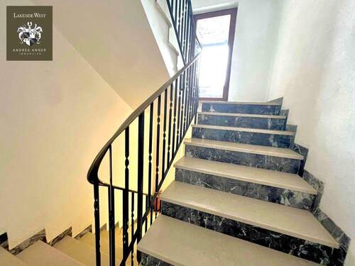 Haus_2_Treppenaufgang - 