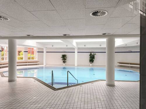 Schwimmnbad - 1 Zimmer Etagenwohnung in Lübeck