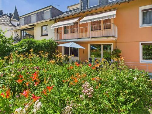 Blick zu Terrasse - 