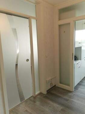 Flur mit Küchenzugang - 3 Zimmer Etagenwohnung zum Kaufen in Ludwigshafen am Rhein