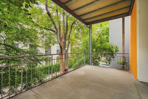 Südbalkon mit anschließender Loggia - 