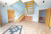 Flur - 4 Zimmer Mehrfamilienhaus, Wohnhaus zur Miete in Oerel-Barchel