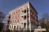 Hausansicht seitlich - 2 Zimmer Etagenwohnung zum Kaufen in Berlin