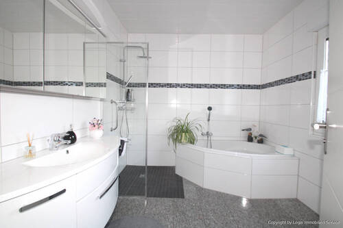 Erstes Badezimmer - 