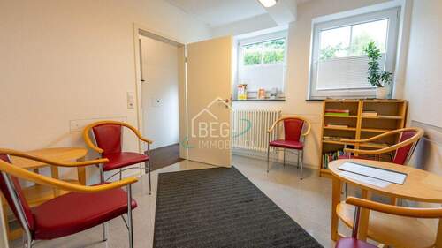 Wartezimmer EG - 