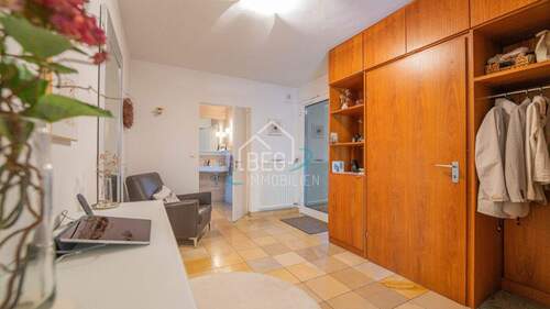 Diele EG - 1 Zimmer Mehrfamilienhaus, Wohnhaus in Obersontheim