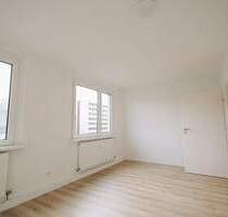 Großzügige 3 Zimmer Wohnung neu renoviert - Leonberg Eltingen