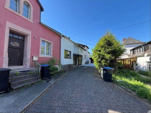 Zufahrt - 3 Zimmer Reihenmittelhaus in Zemmer