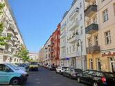 Blick_in_die_Straße - 2 Zimmer Etagenwohnung zum Kaufen in Berlin