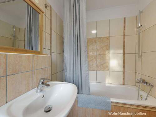 Bad mit Fenster im EG - 