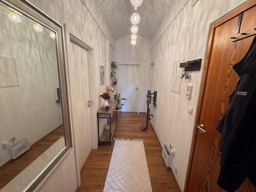 Langer Flur - 3 Zimmer Etagenwohnung in Berchtesgaden