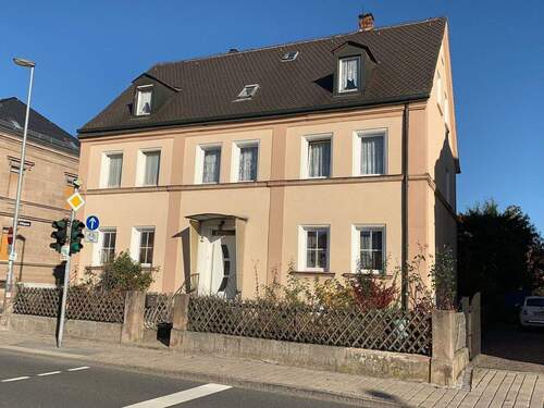 Außenansicht - Tolle, moderne 2-Zimmer-EG-Wohnung mit Einbauküche in Burgfarrnbach