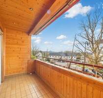 Moderne 3,5-Zimmer-Wohnung mit sonnigem Westbalkon & Einbauküche in ruhiger Lage von Metzingen!