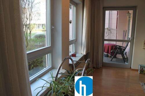 Zugang zum Balkon - Betreutes Wohnen im Jahnpark - 240.000,00&nbsp;EUR Kaufpreis, ca.&nbsp; 59,00&nbsp;m&sup2;&nbsp;Wohnfl&auml;che