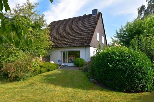 Haus Rückseite.jpg - - Linau - Einfamilienhaus mit guter Raumaufteilung auf großem Grundstück in ländlicher Umgebung