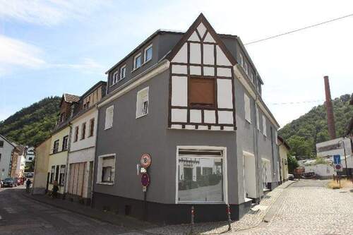 Bild 3 - 9 Zimmer Mehrfamilienhaus, Wohnhaus in Brohl-Lützing