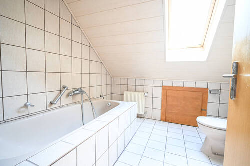 TGL-Bad mit Wanne - 