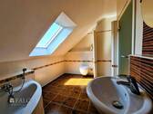 Bad mit Wanne - 
