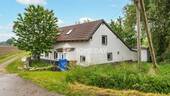 Außenansicht 1 - Zeitlos wohnen im Grünen - Einfamilienhaus mit überdachter Terrasse und Nebengebäude