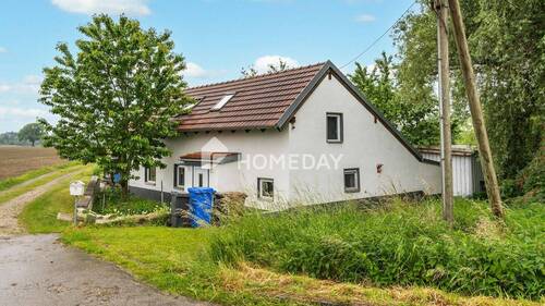 Außenansicht 1 - Zeitlos wohnen im Grünen - Einfamilienhaus mit überdachter Terrasse und Nebengebäude