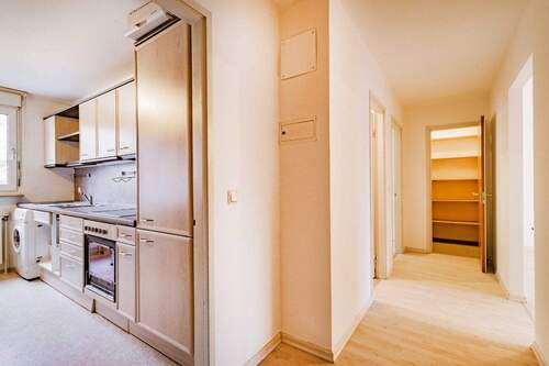 Flur - 3 Zimmer Etagenwohnung zum Kaufen in Freiburg im Breisgau