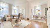 Wohnzimmer - (KI generiert) - Individuelle 3-Zimmer-Altbauwohnung mit Süd-West-Balkon in Dresden-Cotta
