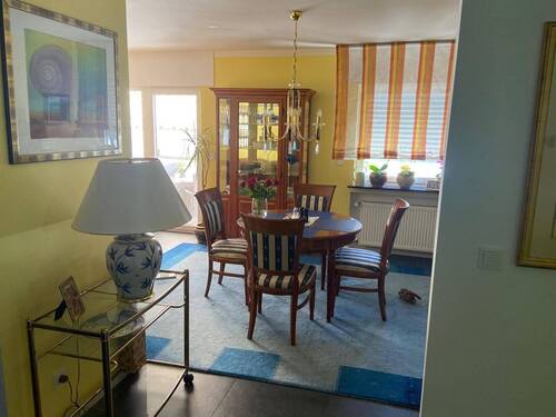 Wohnzimmer - Exklusive Maisonette-Wohnung im Rheineckhausstil in Maintal