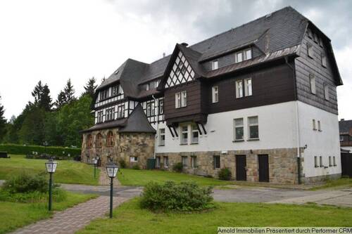 Hotel mit Parkanlage - 