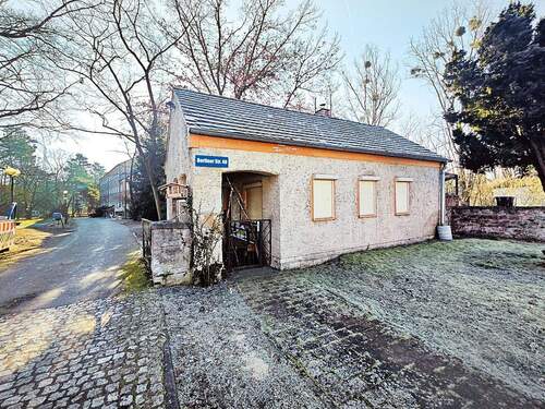 Ehem. Pförtnerhaus - Mehrfamilienhaus, Wohnhaus in Buckow zum Kaufen