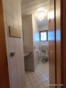 separates WC im Erdgeschoss - 