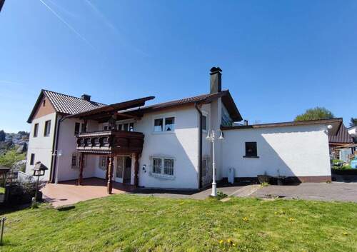 groß, sonnig, vielseitig - 1-2 FH auf Grünwettersbachs Sonnenseite - mit Aussicht !