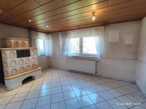 Esszimmer mit Kachelofen - 