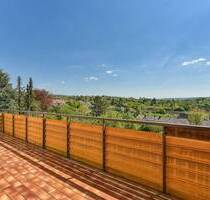 +++ Beste Wohnlage - Erdgeschoss mit fantastischem Fernblick - Süd-Balkon in Hanglage - inklusive Garage +++ - Stuttgart Bad Cannstatt