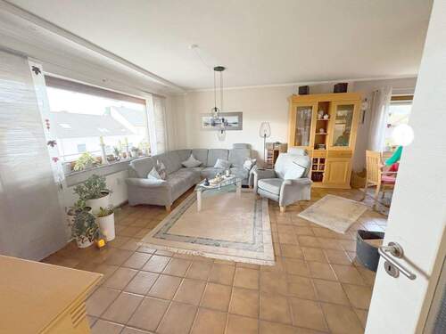 Wohnzimmer EG - 7 Zimmer Einfamilienhaus zum Kaufen in Hetzerath / Erlenbach