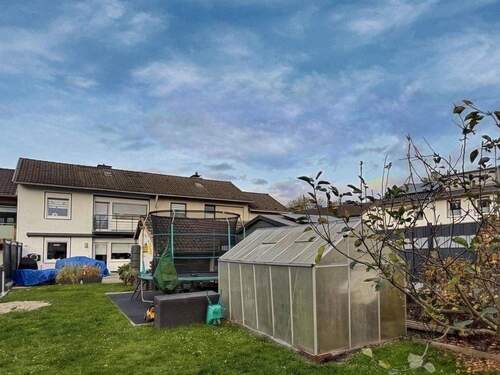 Blick vom Garten zum Haus - Reihenmittelhaus in ruhiger Lage am Hiltroper Busch