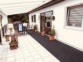 4. Terrasse und hauseingang - 