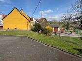 Ausschnitt der Hoffläche - 9 Zimmer Einfamilienhaus in Körborn