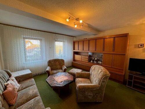 Wohnzimmer im Erdgeschoss - 