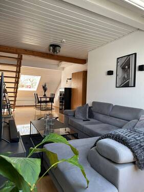 großzügiges Studio - Elegante DG-Wohnung im angesagten Viertel