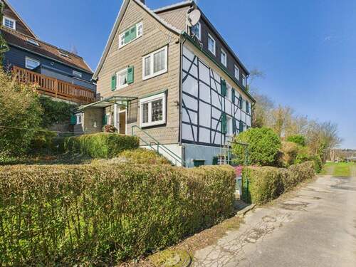 Hausansicht - 7 Zimmer Einfamilienhaus in Remscheid