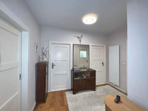 Flur - einfach einziehen! Gepflegte 3-Zimmer Altbauwohnung in Kladow mit Gartennutzung und großem Keller