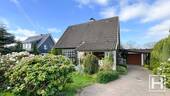 Auffahrt mit Garage - 
