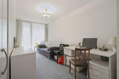Zimmer I - 4 Zimmer Etagenwohnung zum Kaufen in Augsburg