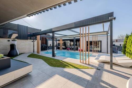 Titel - 8 Zimmer Einfamilienhaus zum Kaufen in Stuttgart