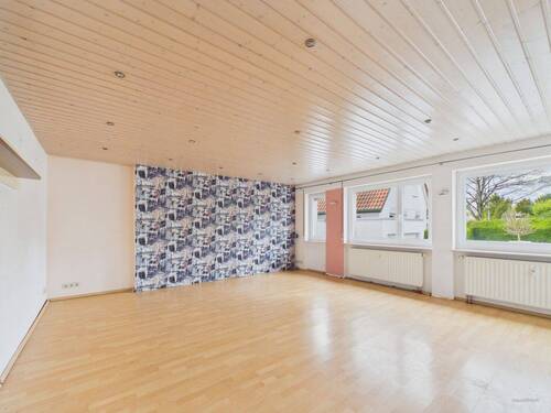 Wohnzimmer - 5 Zimmer Etagenwohnung zum Kaufen in Böblingen