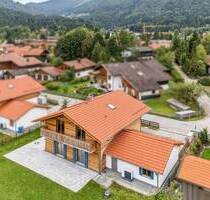 Exklusiver Erstbezug: Neuwertiges Einfamilienhaus mit großem Grundstück in Schliersee-Neuhaus Exklusiver Erstbezug: Neuwertiges Einfamilienhaus mit großem Grundstück in Schliersee-Neuhaus