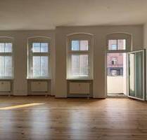 Familientraum: 3-Zi.-Altbauwohnung mit großer Wohnküche, 2 Schlafzimmern & Balkon nahe Weißensee! - Berlin