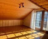 Schlafzimmer im Obergeschoss mit Zugang zum 2. Bal - 