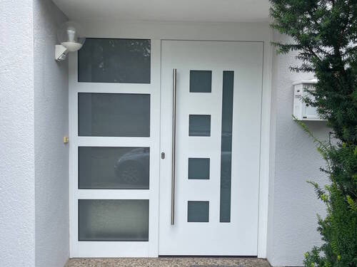Eingangstür - 5 Zimmer Reihenmittelhaus zur Miete in Worms / Pfeddersheim
