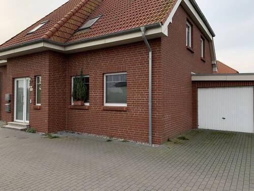 Hausansicht - 3 Zimmer Etagenwohnung zur Miete in Wackerow